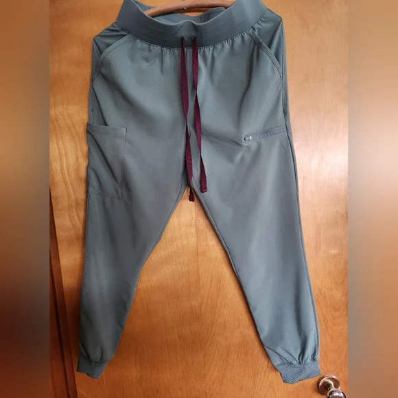 Easy Stretch Scrub Set | Olive Leaf With Burgundy Accent - Picture 6 of 7